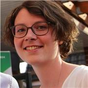 Spielerischer Lernspaß mit privater Grundschullehrerin Laura